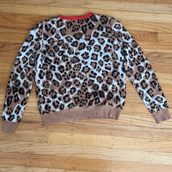 Cheetah crew neck sweater with lovely red trim - Picture 2 of 2